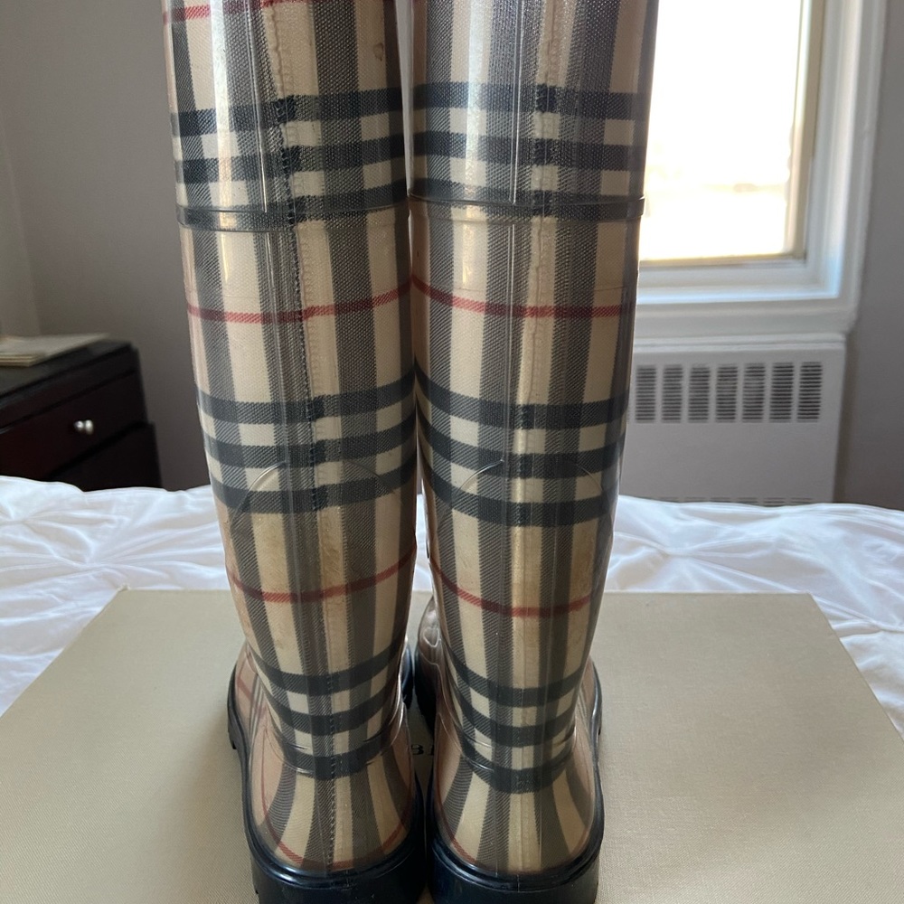 Burberry Rainboots, lightly worn, size 36